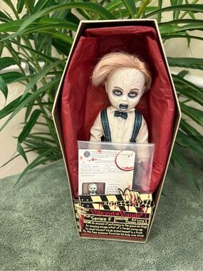 200 Mezco Living Dead Doll